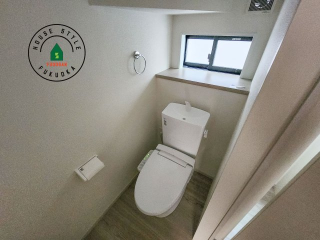福岡市東区雁の巣1丁目第4-2棟（1号棟）のトイレ|温水洗浄便座を完備しております。2ヶ所にトイレがあるのは朝の慌ただしい時間も安心です。