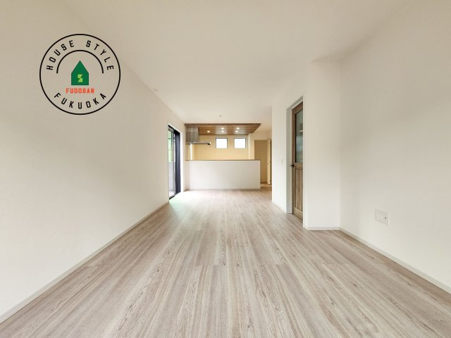 福岡市東区雁の巣1丁目第4-2棟（1号棟）の居間・リビング|ご家族を近くに感じられる対面キッチンのLDK。会話もはずみそうですね。