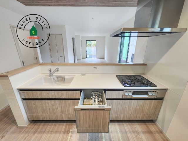 福岡市東区雁の巣1丁目第4-2棟（1号棟）のキッチン|キッチン。グリル・食器洗い乾燥機・浄水器も完備。
