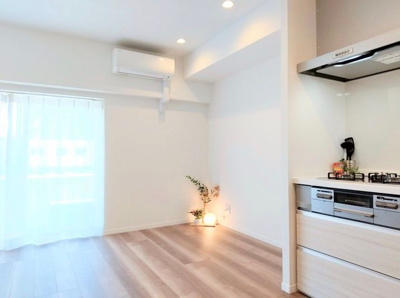 【居間・リビング】 | ライオンズマンション飯田橋 | こちらのリビングで趣味の時間をお楽しみください