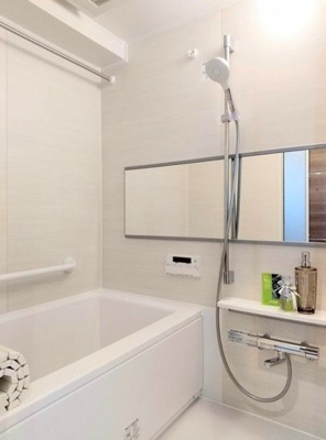 【浴室】 | ライオンズマンション飯田橋 | 落ち着いた空間のお風呂です