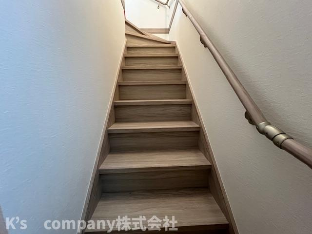 ◎茅ヶ崎市甘沼　新築戸建　4号棟の内装|手すり付き階段♪
