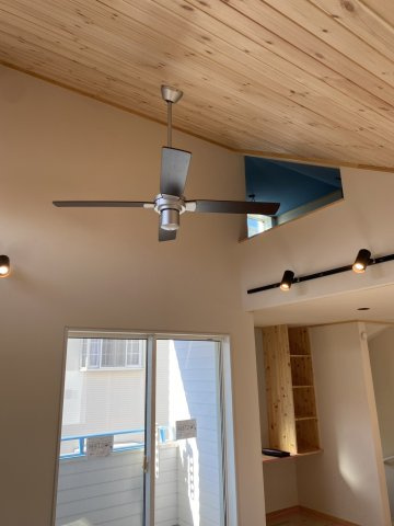 町田市真光寺町　新築戸建の居間・リビング