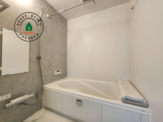 福岡市東区雁の巣1丁目第4-2棟（2号棟）の浴室|1日の疲れを癒してくれる広々バスルーム。雨の日のお洗濯にも大活躍な浴室乾燥機付です！