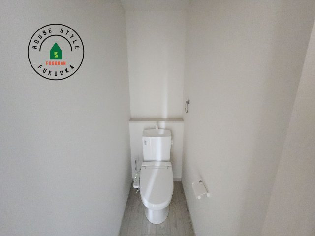 福岡市東区雁の巣1丁目第4-2棟（2号棟）のトイレ|温水洗浄便座を完備しております。2ヶ所にトイレがあるのは朝の慌ただしい時間も安心です。