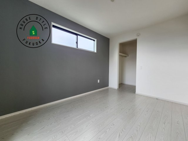 福岡市東区雁の巣1丁目第4-2棟（2号棟）の寝室|主寝室には収納力に優れたクローゼットがありますので、お部屋もすっきり片付きます。