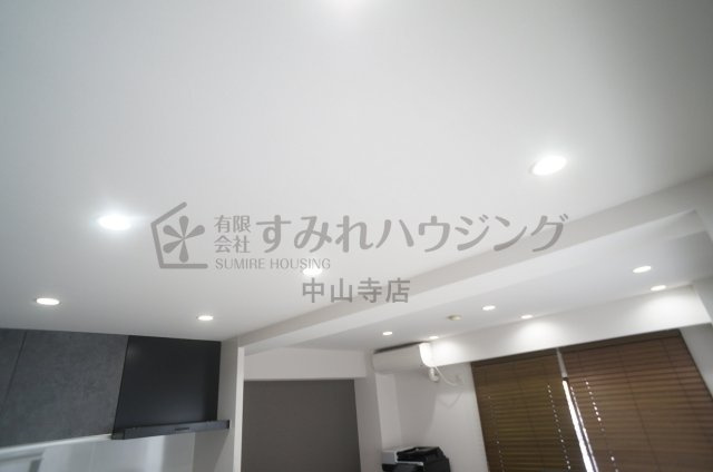 宝塚市泉町の事務所の内装