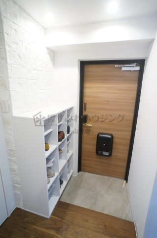 宝塚市泉町の事務所の玄関