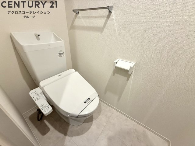 バストイレ別、温水洗浄便座付き