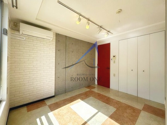 Ｗｉｒｒａ　Ｃａｎｎａ　ＹＯＫＯＨＡＭＡの居間・リビング|洋室のお部屋です。