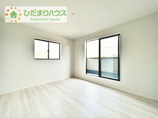 【寝室】 | つくば市玉取1期　新築戸建　2号棟 | 大きなベッドを置いても余裕の広さの主寝室♪