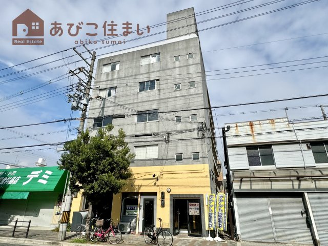 苅田ワイエスマンションの外観