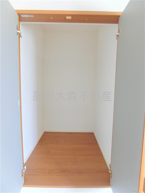 Kolet新蒲田#02の収納|7.9帖洋室の収納②