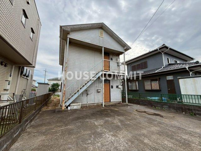 中古アパートの駐車場