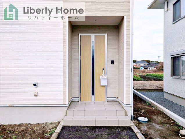 ひたちなか市磯崎町第3　新築戸建　2号棟のエントランス
