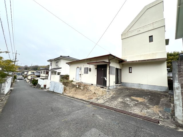 【前面道路含む現地写真】 | 鴨方町みどりケ丘３丁目 | 前面道路含む現地写真です