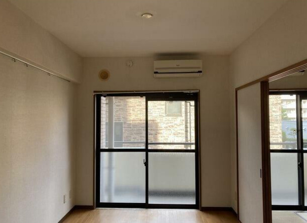 プレステージ市川Ⅱの居間・リビング