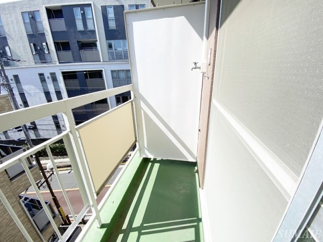 村上マンションのエントランス|1階に郵便ポストがございます