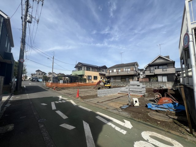 立川市上砂町3丁目　新築戸建の前面道路含む現地写真
