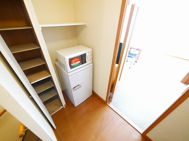 レオパレスセドナの設備|ゆったりとした玄関です