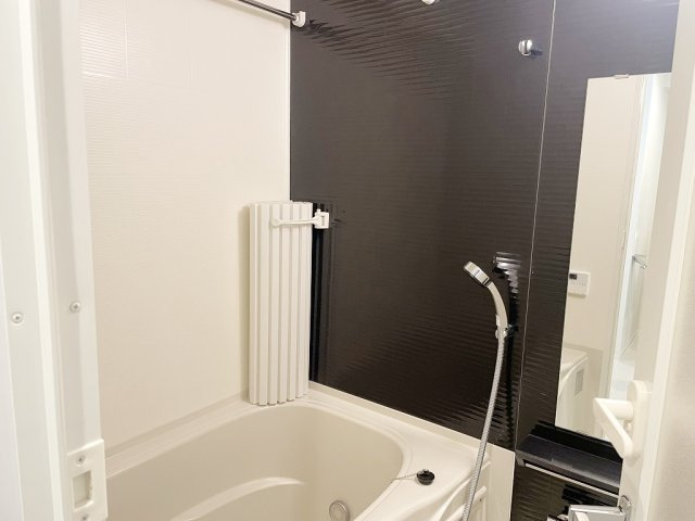 ジェノヴィア文京千駄木の内装|明るい色調の室内です