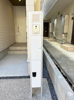 【その他】 | 南区鶴田208①　新築戸建 | 不在時はもちろん手が離せない時にもいつでも荷物を受け取れる宅配ボックス有！