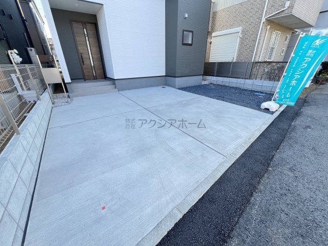 狭山市東三ツ木・全3棟　新築一戸建　3号棟　～WIC付き～の駐車場|カースペースは並列2台分ございます。
