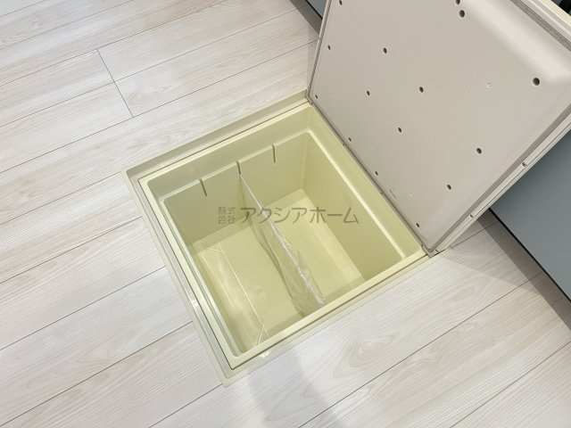 狭山市東三ツ木・全3棟　新築一戸建　3号棟　～WIC付き～の収納|キッチンの床下収納