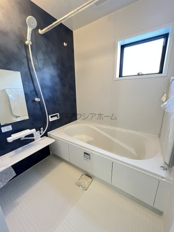 狭山市東三ツ木・全3棟　新築一戸建　3号棟　～WIC付き～の浴室|1坪タイプのユニットバス。浴室換気乾燥暖房機付きです。