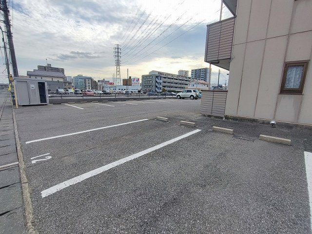 メリーランドマンションの駐車場