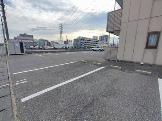【駐車場】