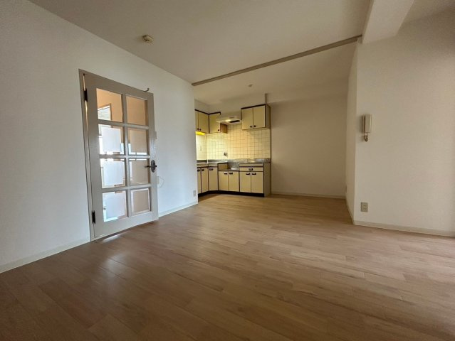 メゾンブランシェの居間・リビング