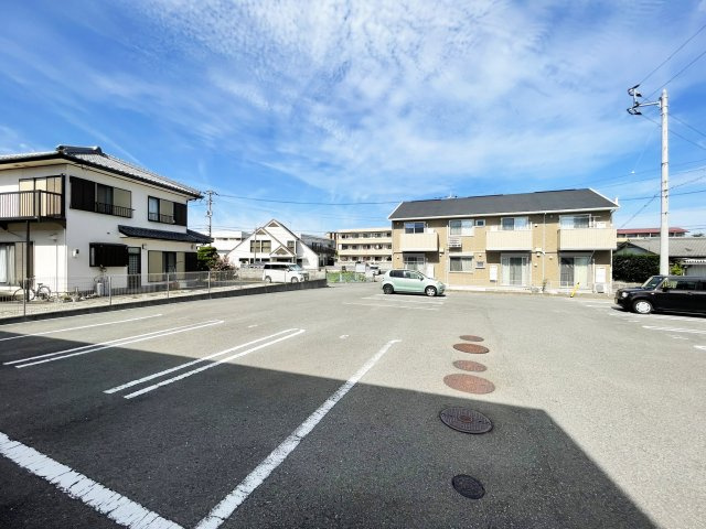 エム ブルグの駐車場