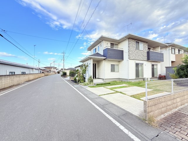 【オール電化】結城市大字結城中古戸建の前面道路含む現地写真