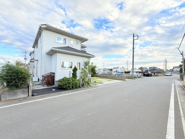 【オール電化】結城市大字結城中古戸建の前面道路含む現地写真