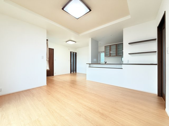 【オール電化】結城市大字結城中古戸建の居間・リビング