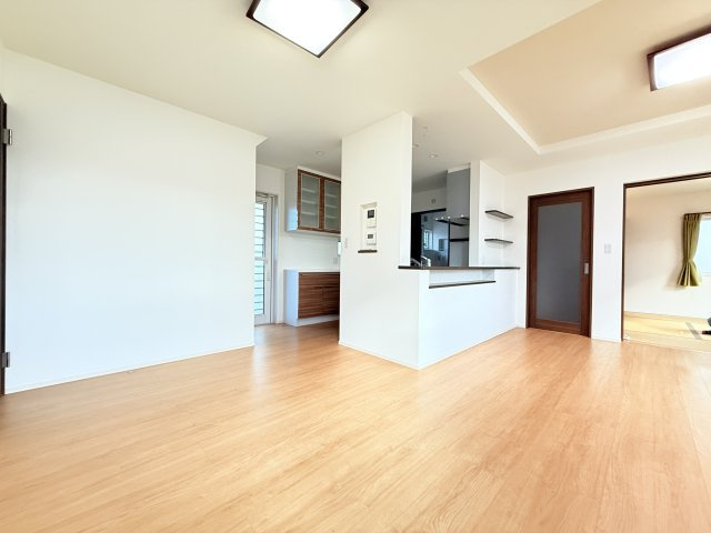 【オール電化】結城市大字結城中古戸建の居間・リビング