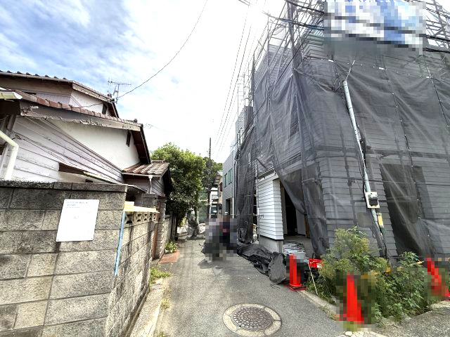 4LDK＋ルーフバルコニー＋WIC＋パントリーの前面道路含む現地写真|前面道路