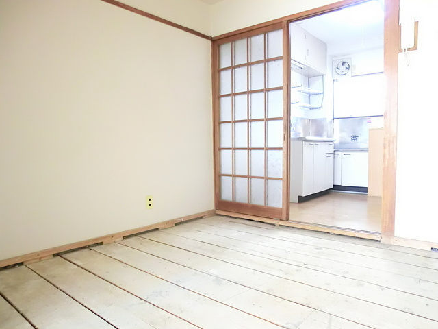 村上マンションの寝室|これから畳を張り替える和室♪