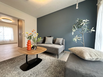 【内観：施工例】 | 市沢団地5号棟 | 【モデルルーム】◆ご家族の会話がはずむ、開放的なＬＤＫです。休日はお陽さまの光をたっぷりととりこめるぽかぽかリビングで過ごしませんか？