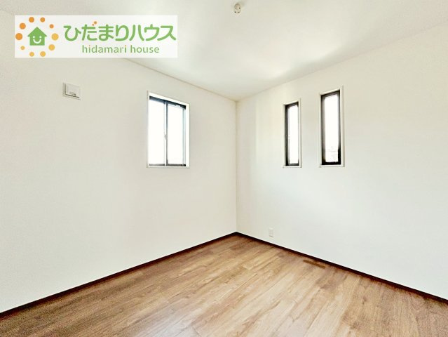 【洋室】 | 牛久市牛久町7期　新築戸建　1号棟 | お掃除しやすく、清潔感を保てるのでダニも発生しにくいフローリング♪