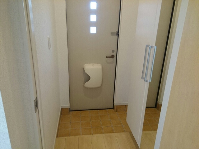 サニーコートⅣの玄関