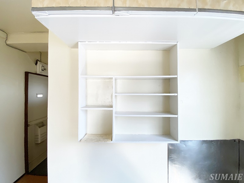 村上マンションのエントランス|1階に郵便ポストがございます