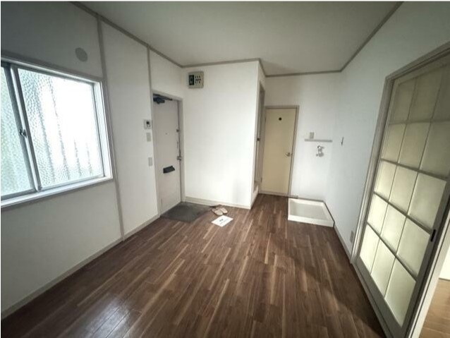 ウィンザー上北沢の洋室