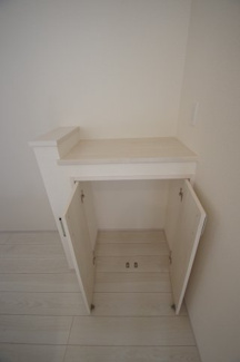 【収納】 | 【仲介手数料無料！！】府中市四谷4丁目　新築戸建て（全14棟）5号棟　4830万円 | キッチン内の収納カウンタ―