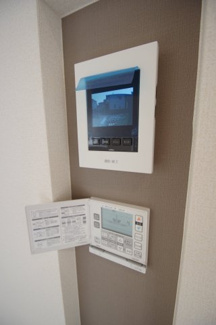 【セキュリティ】 | 【仲介手数料無料！！】府中市四谷4丁目　新築戸建て（全14棟）5号棟　4830万円 | TVモニター付きインターフォン、床暖房コントロールパネル