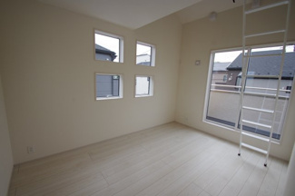 【寝室】 | 【仲介手数料無料！！】府中市四谷4丁目　新築戸建て（全14棟）5号棟　4830万円 | 主寝室6.56帖