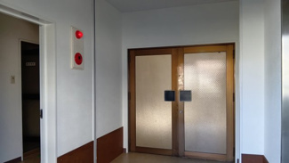 【玄関】 | 三晴ビル