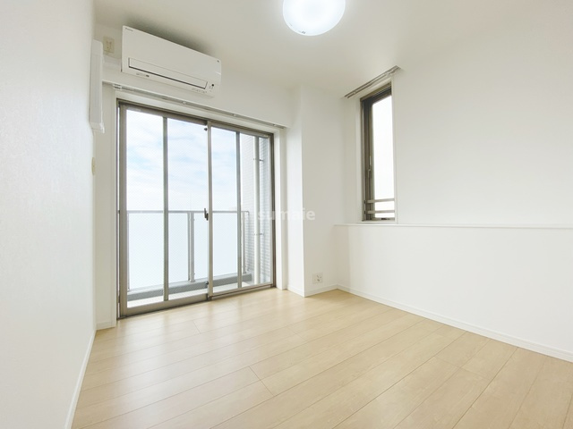 ドゥーエ大宮の洋室|フローリングの状態も良好！