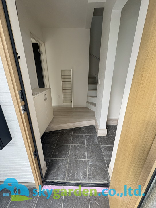 茅ヶ崎市円蔵3期　新築戸建　全2棟2号棟の玄関